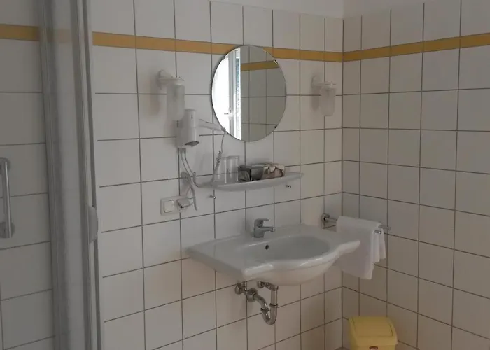 Schloss Hotel 3*