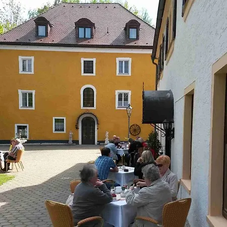 Hotell Schloss 3*