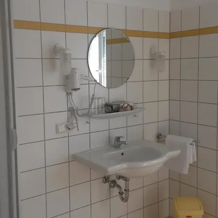 Schloss Hotell 3*